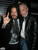 Tony-Harnell-Fingers-@-Ollies-Point-2012